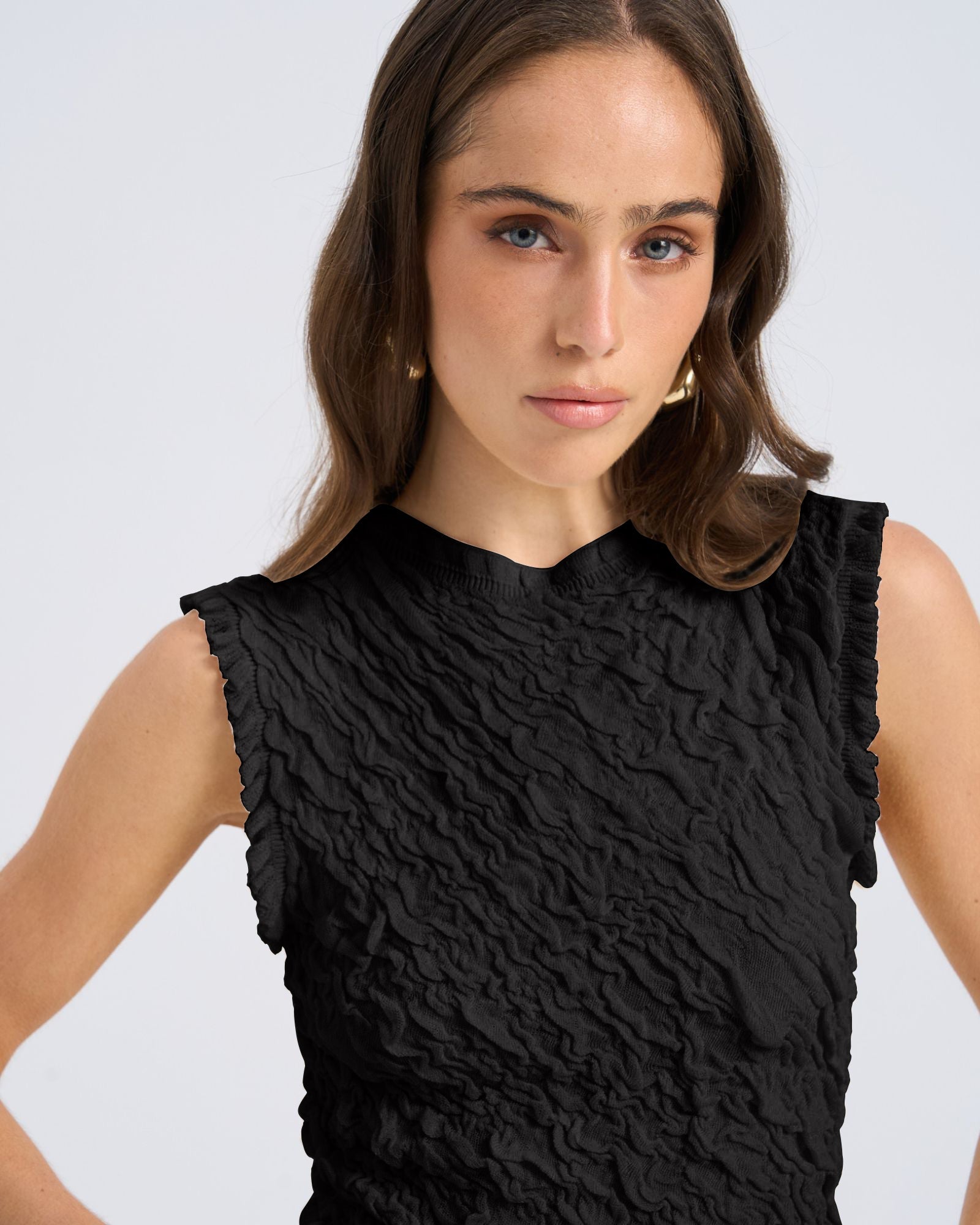 AWSTORMI TEXTURED SLEEVELESS TOP